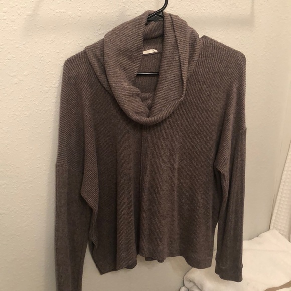 Vonmaur (lush) Turtleneck Sweater - Picture 1 of 2